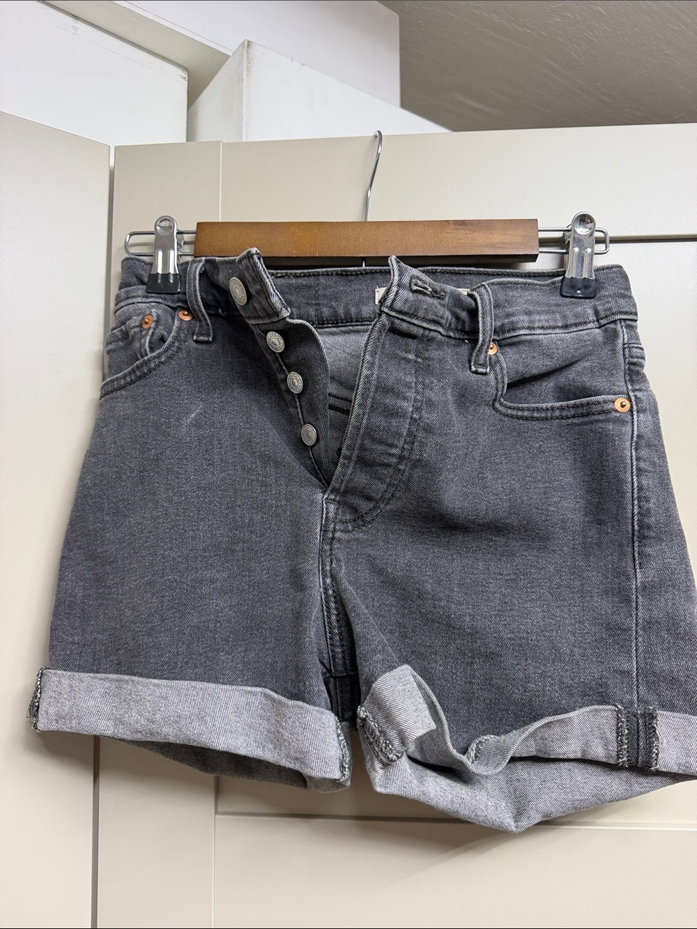 Levi’s Size 26 Womens— High-Rise Washed Black Denim Shorts